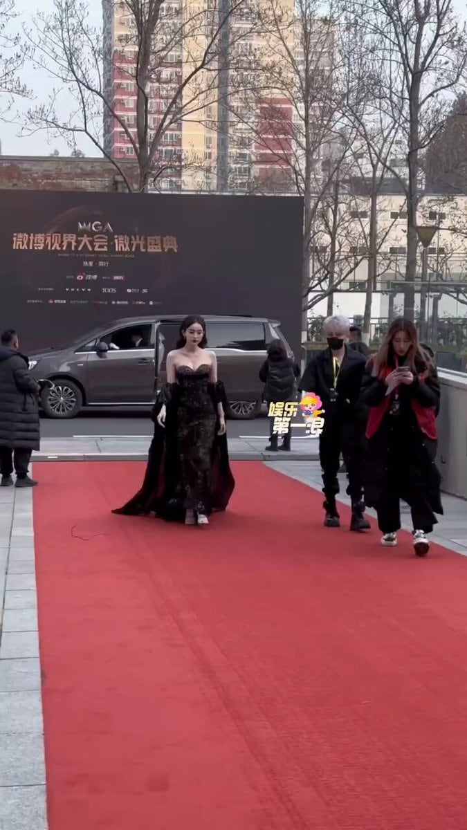娜扎 近期活动漏奶合集 这大白奶 爽死啦??????????