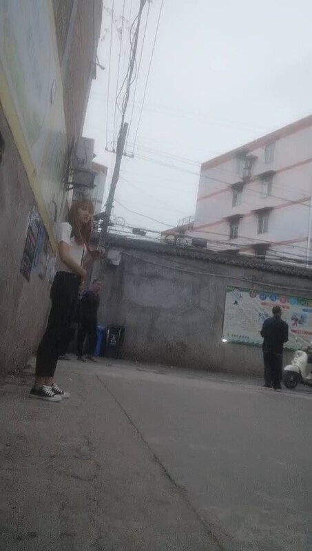 素质嫖客傍晚时间一堆站街女选了个妹子带小房间操超近视角看小穴JB插入激情爆操