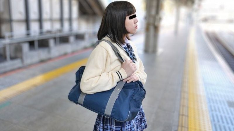 制服少女沦为猎物！饥渴大叔的正餐时间到 山中しおり 10musume_030125_01