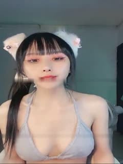 蜜桃臀尤物半裸骑乘假阳具 汁水四溢骚到骨子里