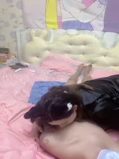 合肥Ts娇娘：疼就说啊宝贝，没有想被妈妈把逼操烂的，想被妈妈玩射的！