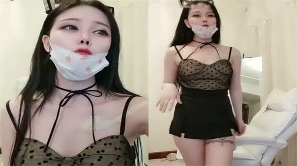 痴女巨乳蜜臀淫语挑逗，道具互动自慰高潮喷水极致诱惑