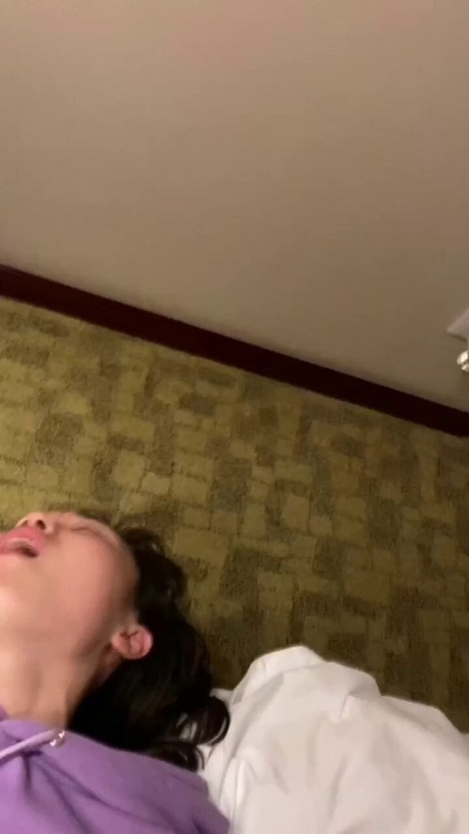 每次都心不甘情不愿的找我约炮，一边骂着渣男一边叫我别停。